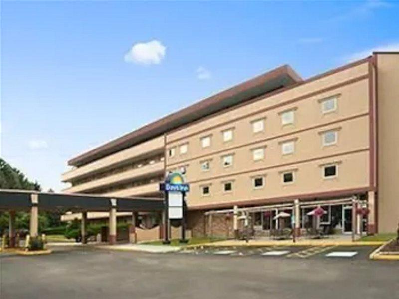 Days Inn Oil City Conference Center מראה חיצוני תמונה