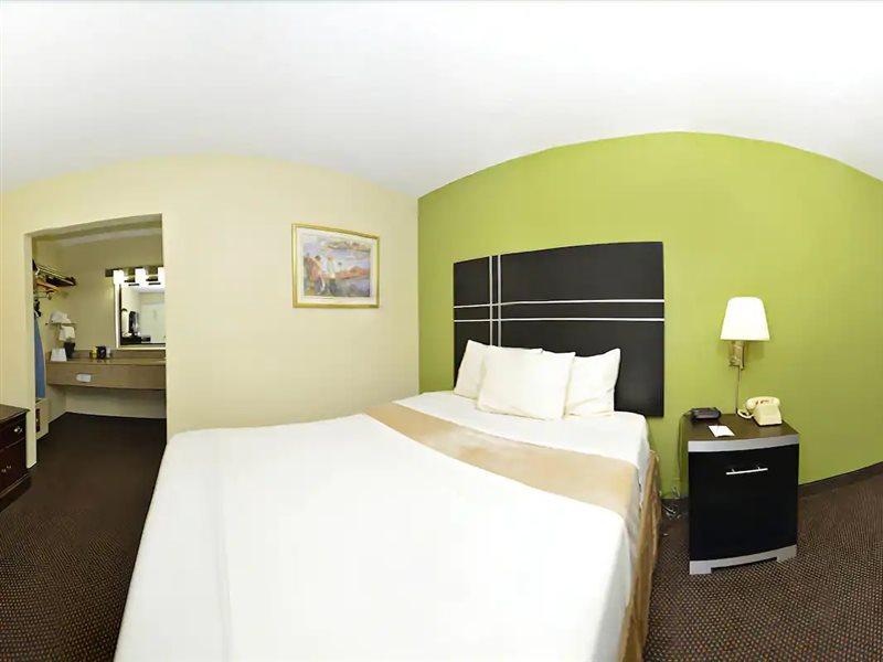 Days Inn Oil City Conference Center מראה חיצוני תמונה