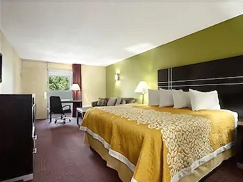 Days Inn Oil City Conference Center מראה חיצוני תמונה