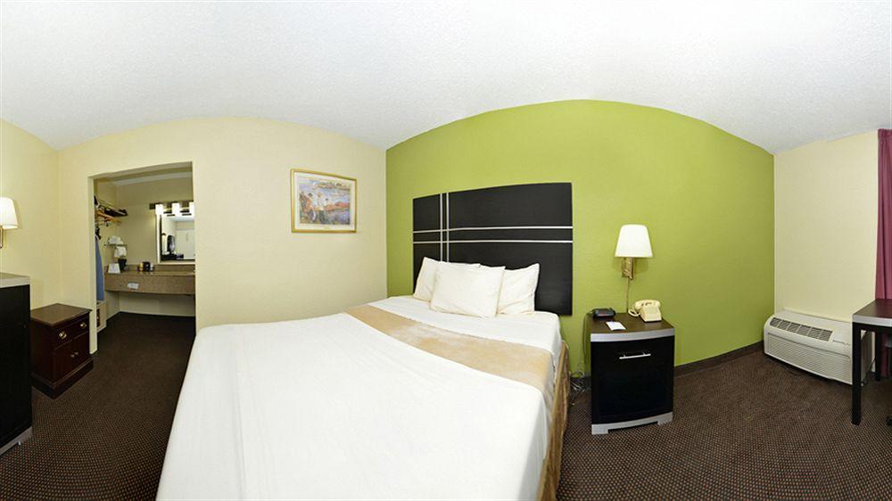 Days Inn Oil City Conference Center מראה חיצוני תמונה